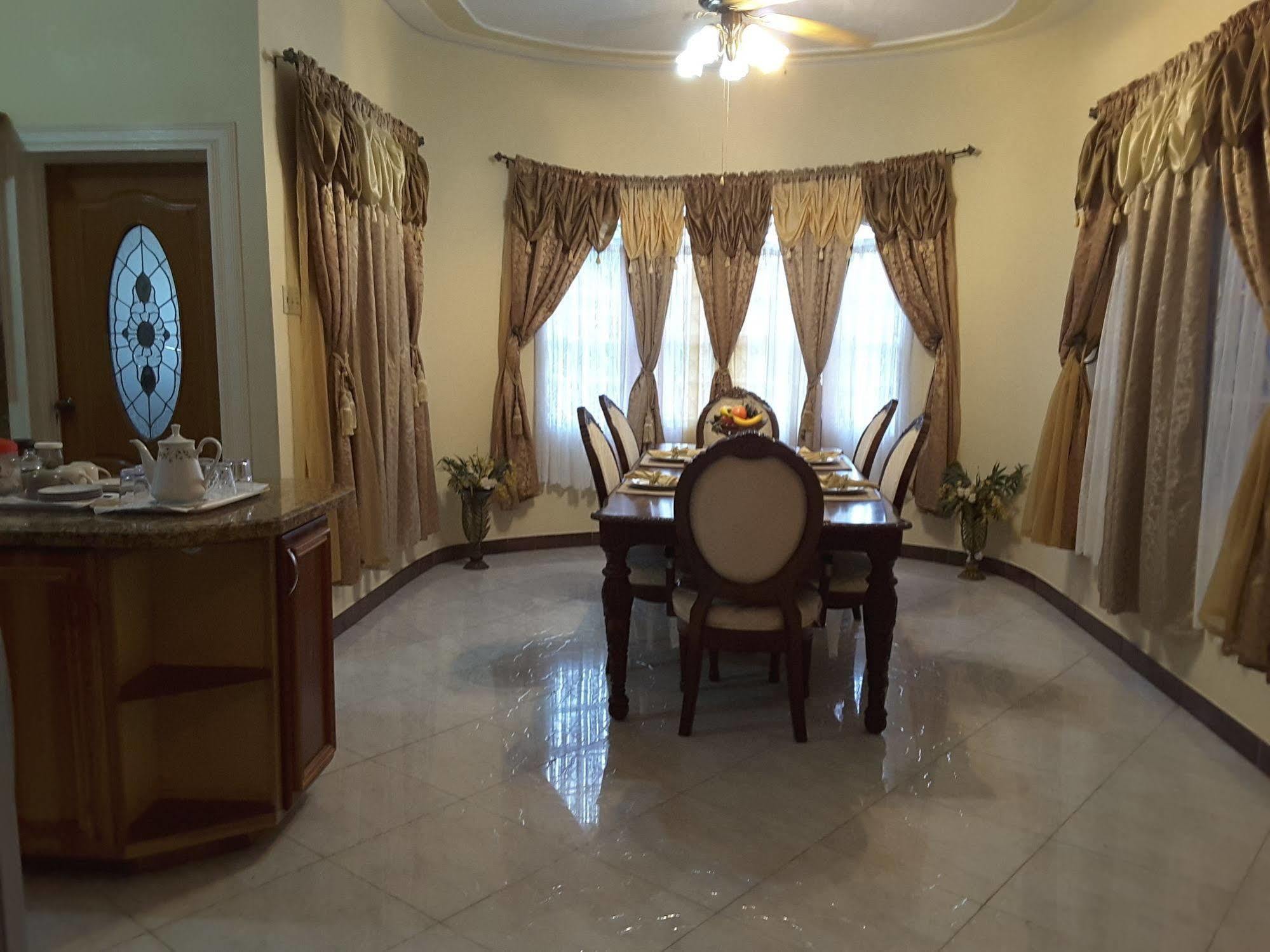 Cazwin Villas Бухта Монтего Экстерьер фото